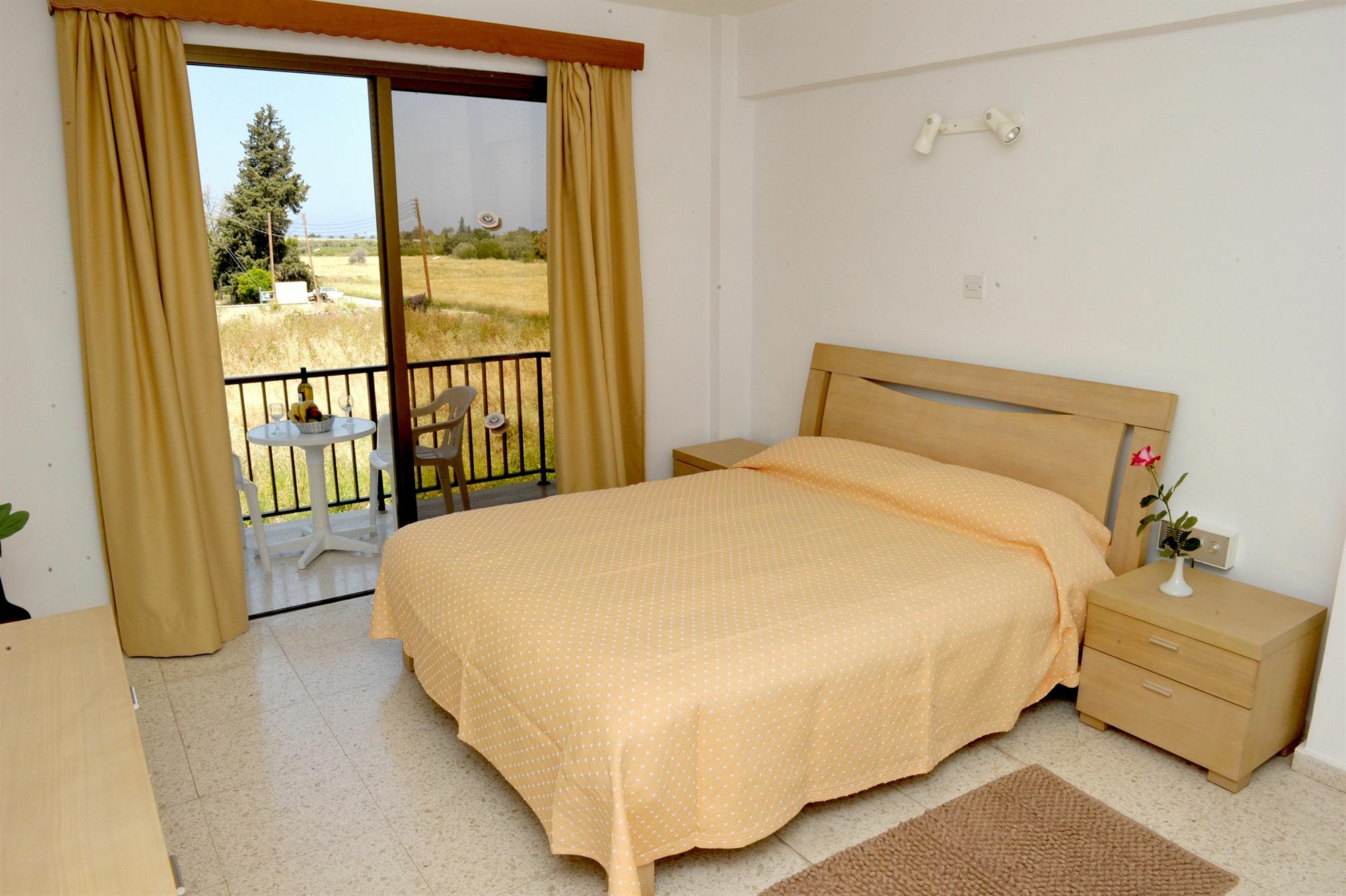 Alkionest 2* Polis