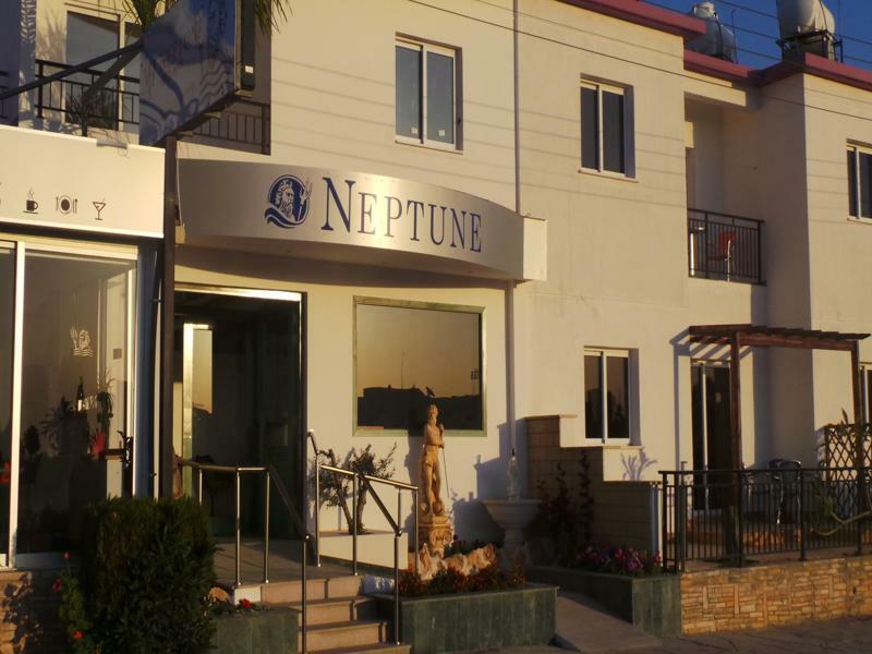 Neptune Paphos 3* Coral Bay