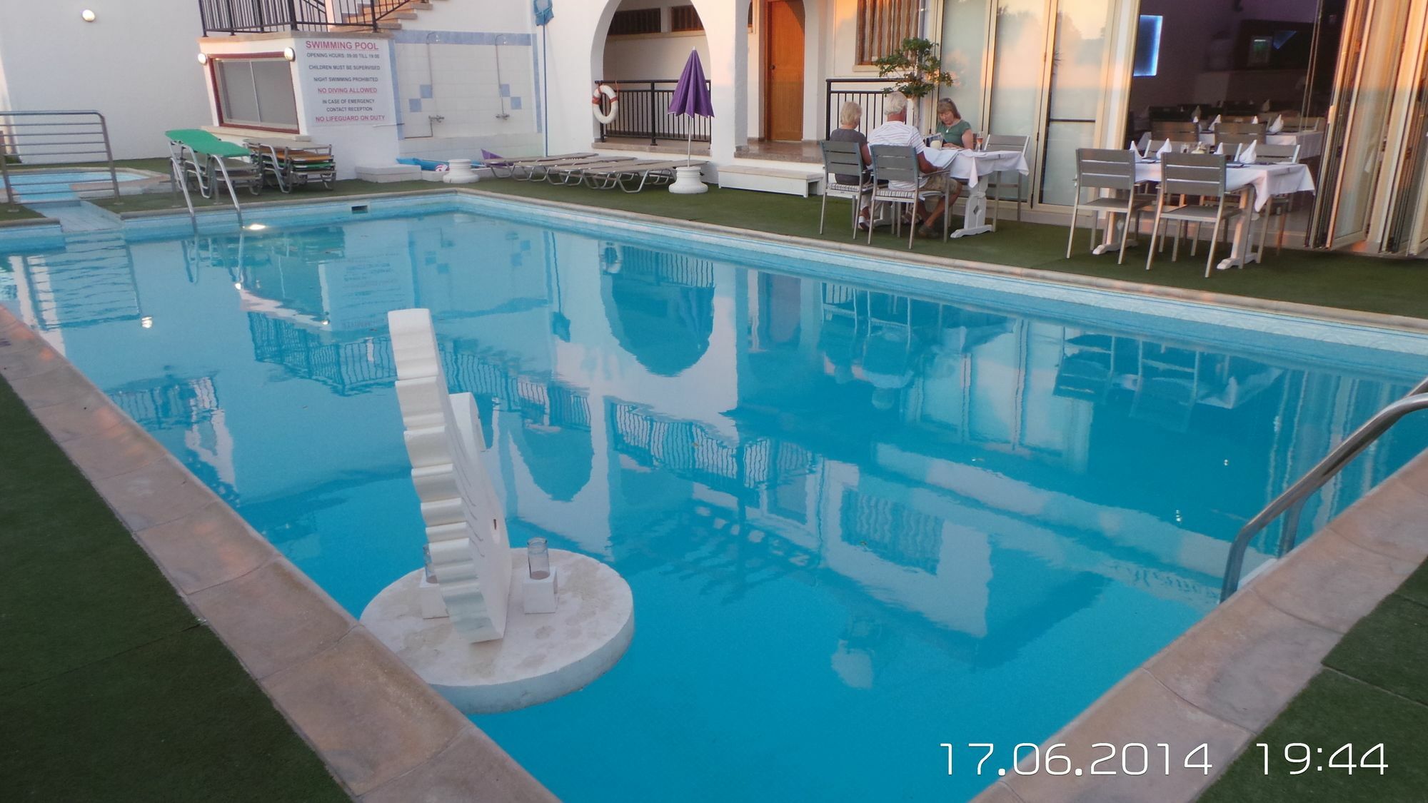 Neptune Paphos 3* Coral Bay
