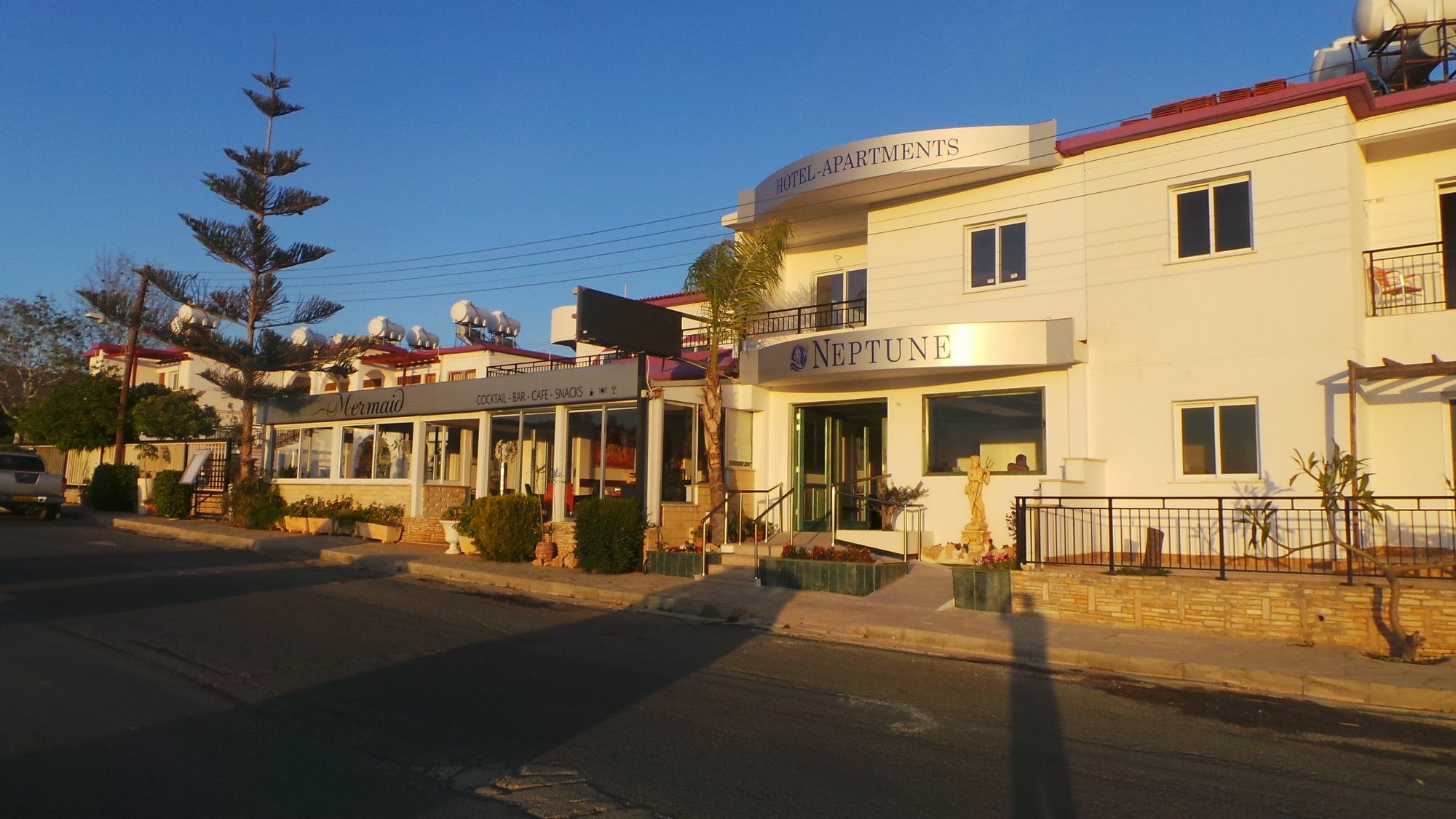 Neptune Paphos Aparthotel