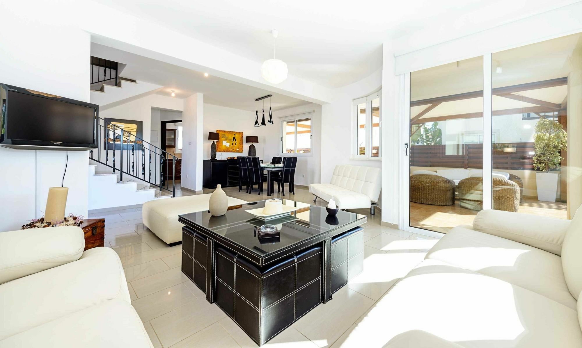 Villa La #1