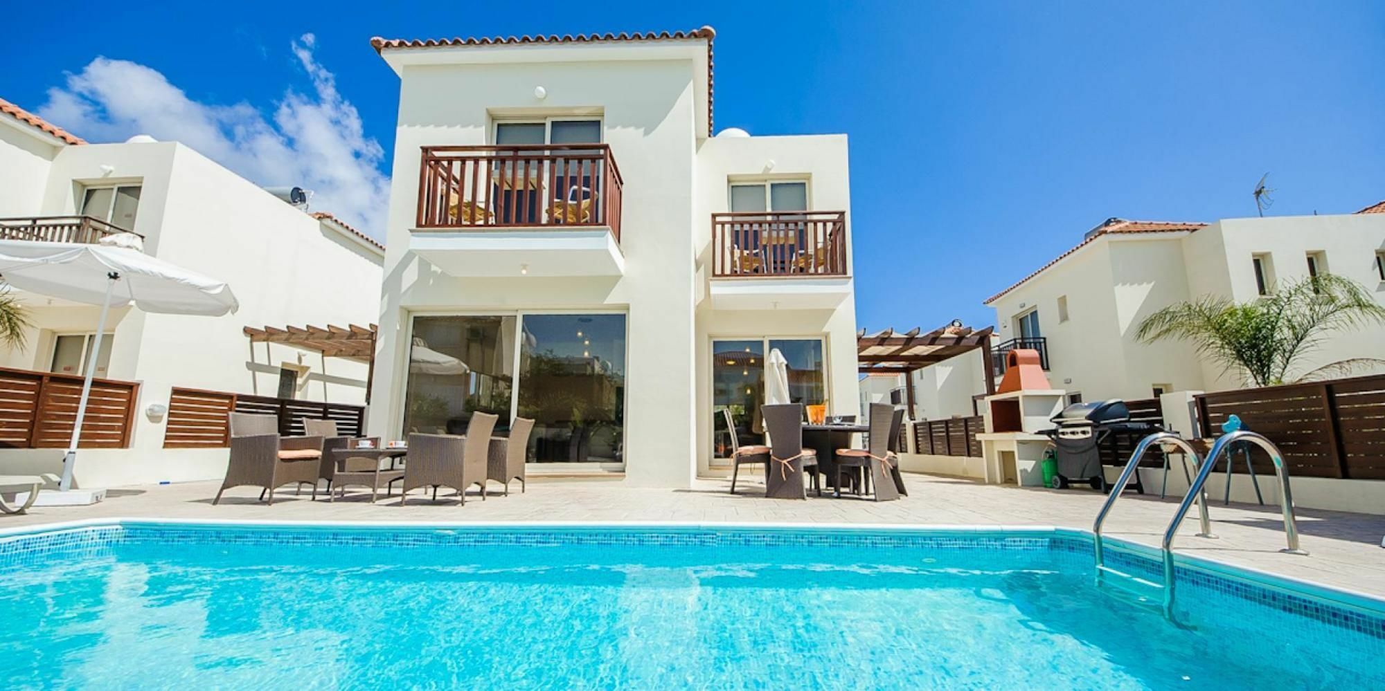 Oceanview Luxury 018
