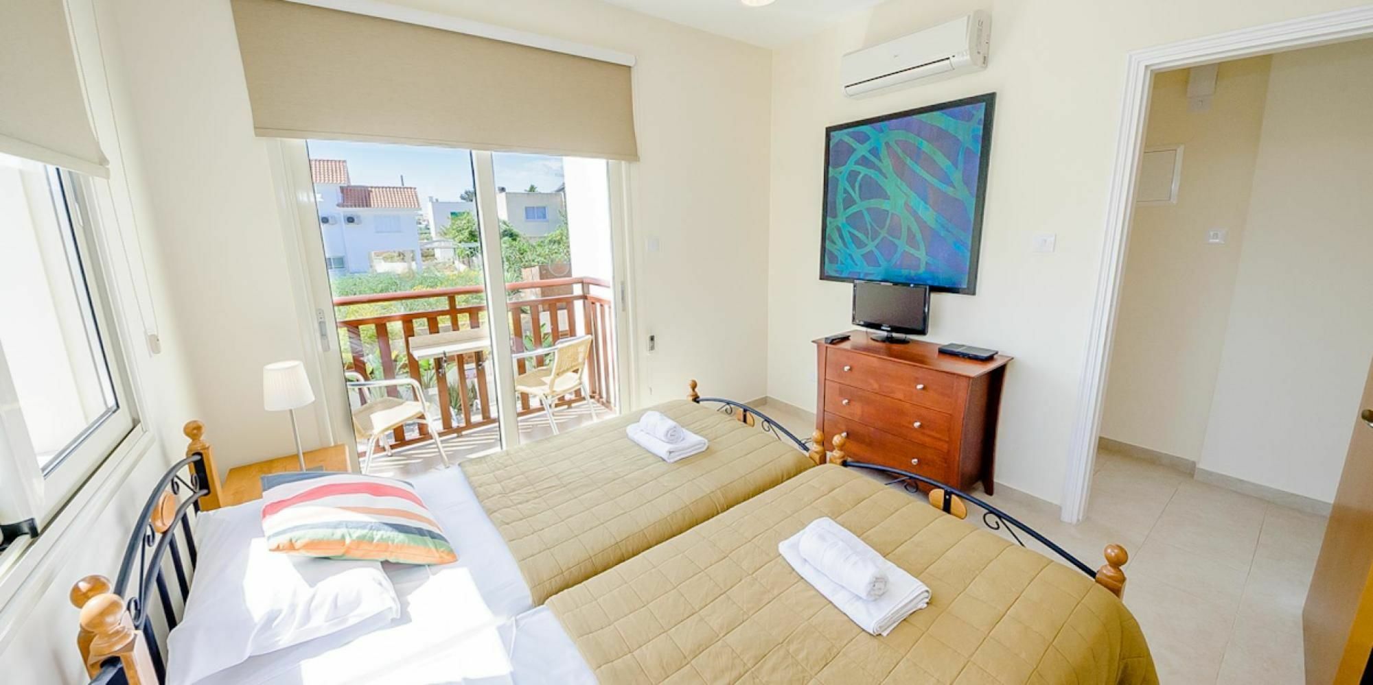 Oceanview Luxury 018