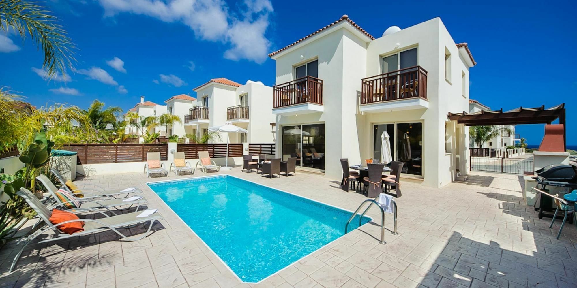Oceanview Luxury 018 *