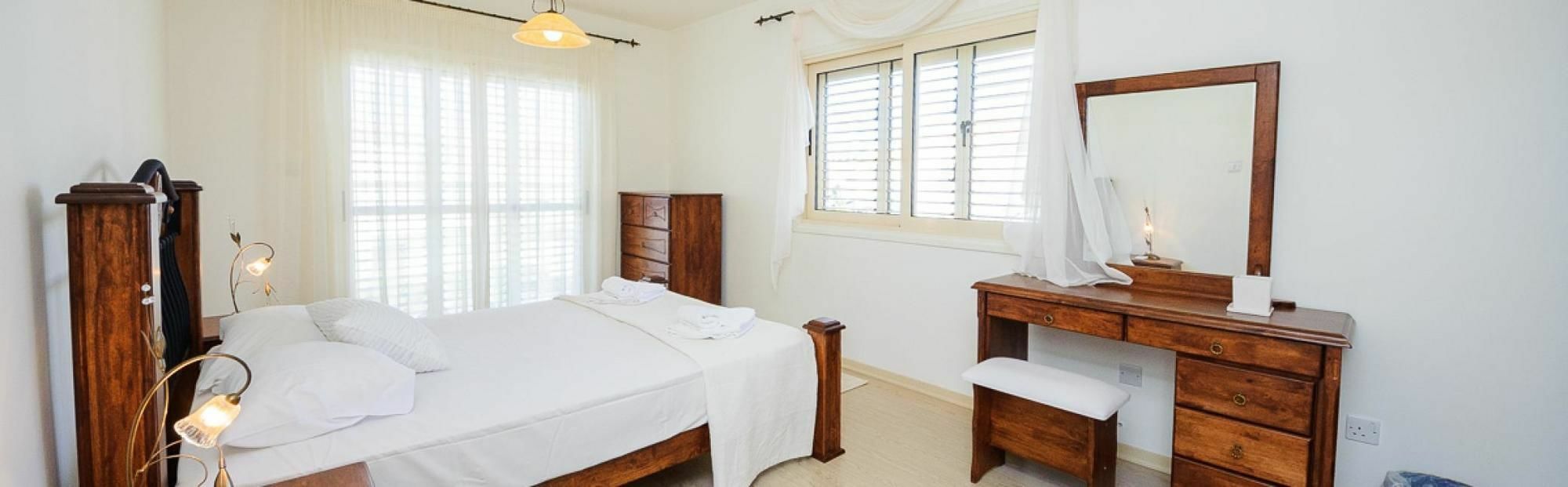 Oceanview Luxury 015