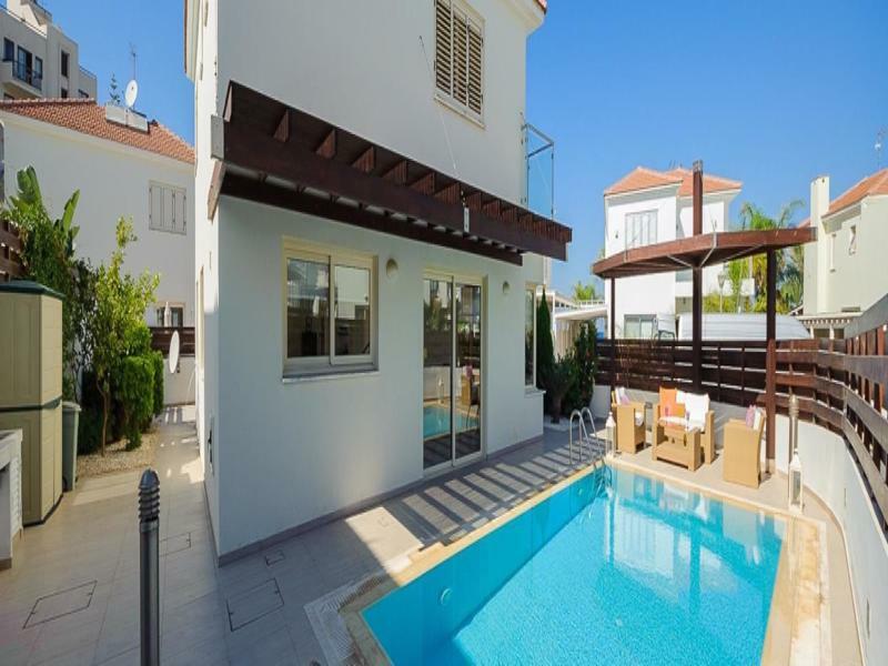 Oceanview Luxury 015