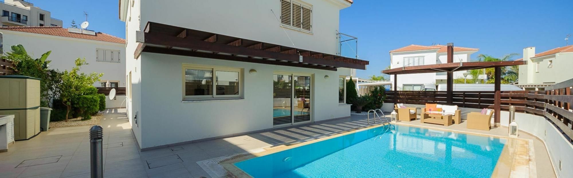 Oceanview Luxury 015