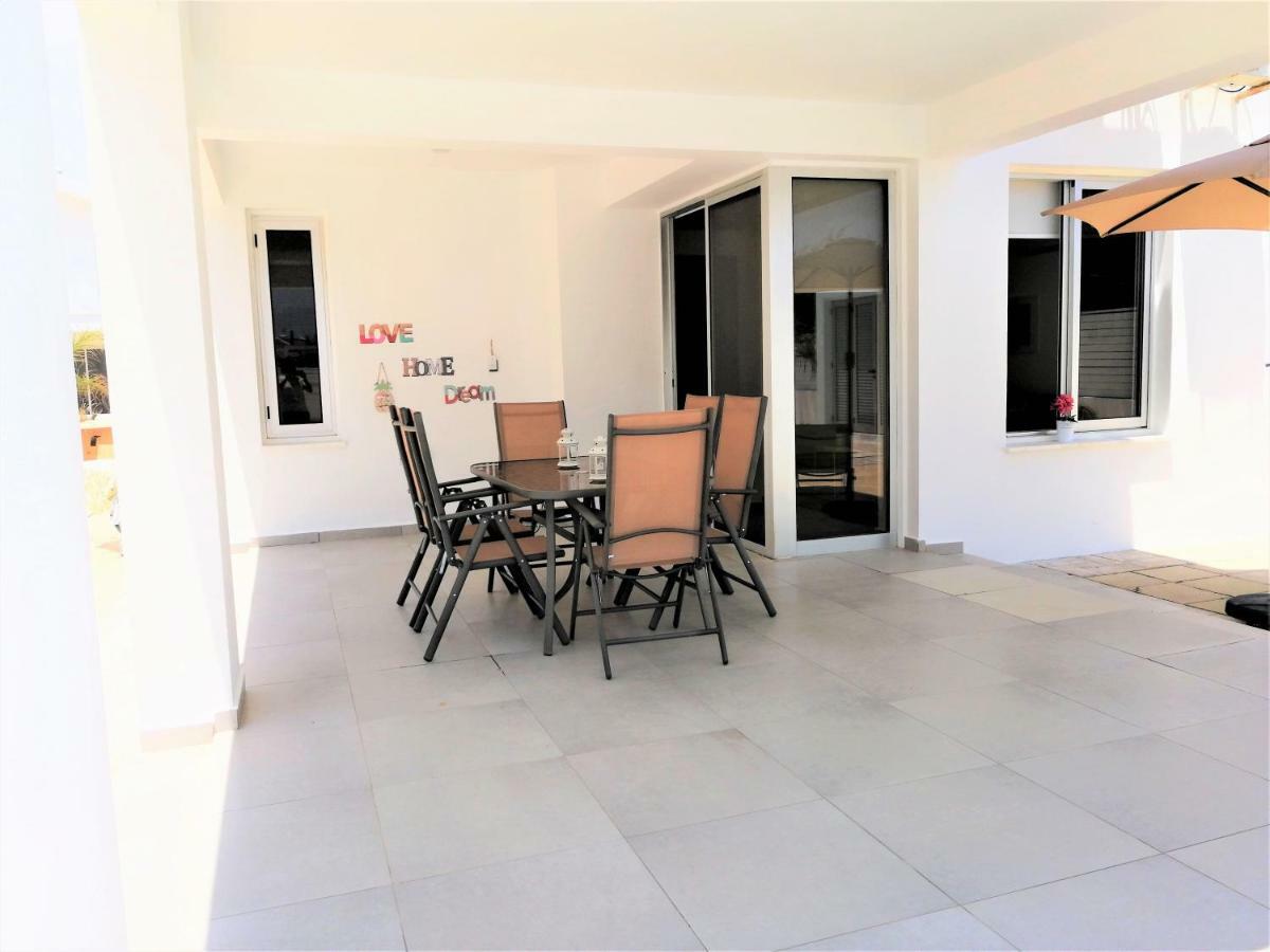 Colonial Beach Villa 16 & 15 Villa