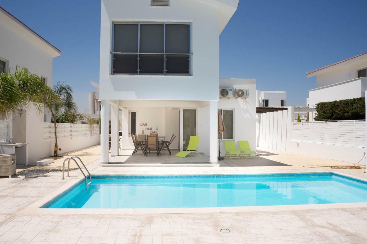 Villa Colonial Beach Villa 16 & 15