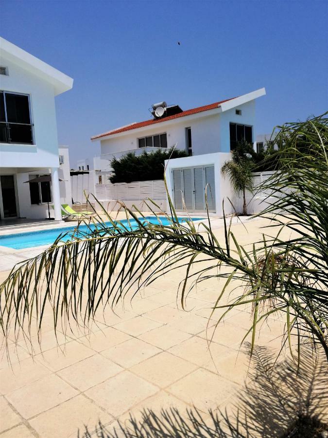 Colonial Beach Villa 16 & 15 Villa