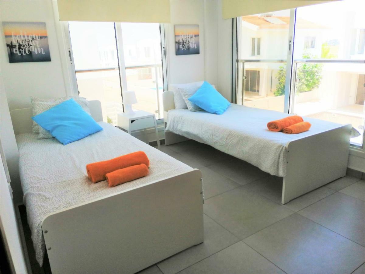 Colonial Beach Villa 16 & 15 * Perivolia