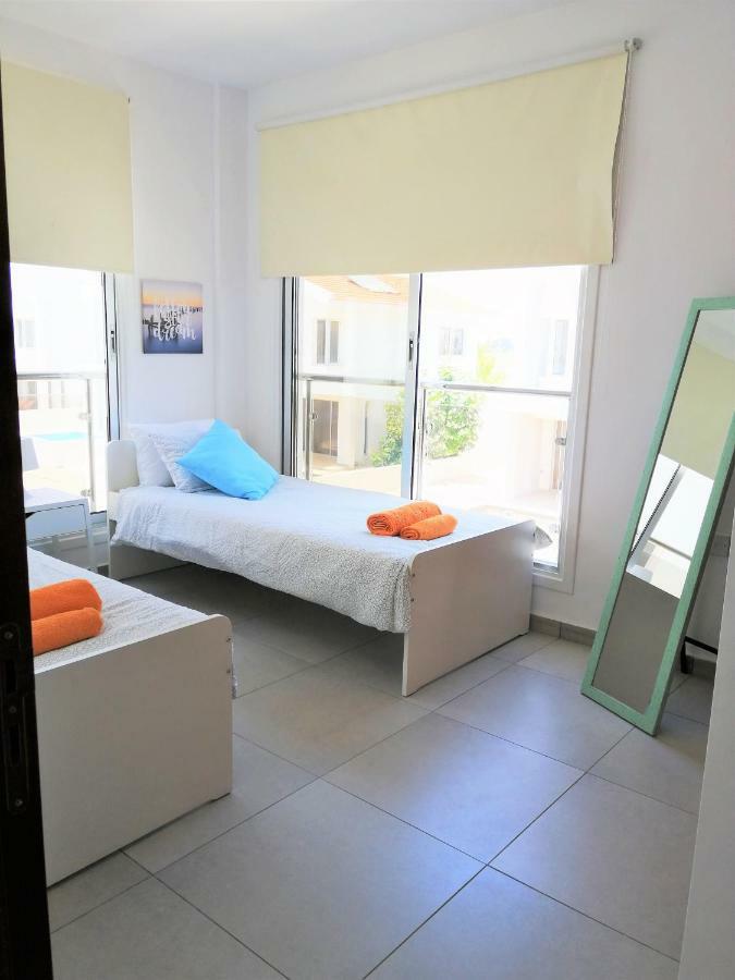Villa Colonial Beach Villa 16 & 15 *