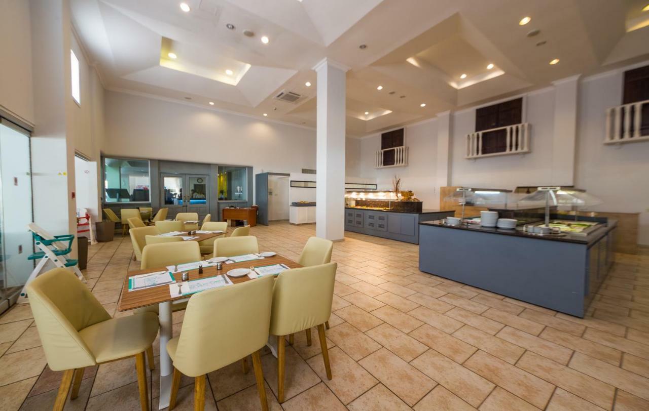 Electra Village Water Park Resort 4*