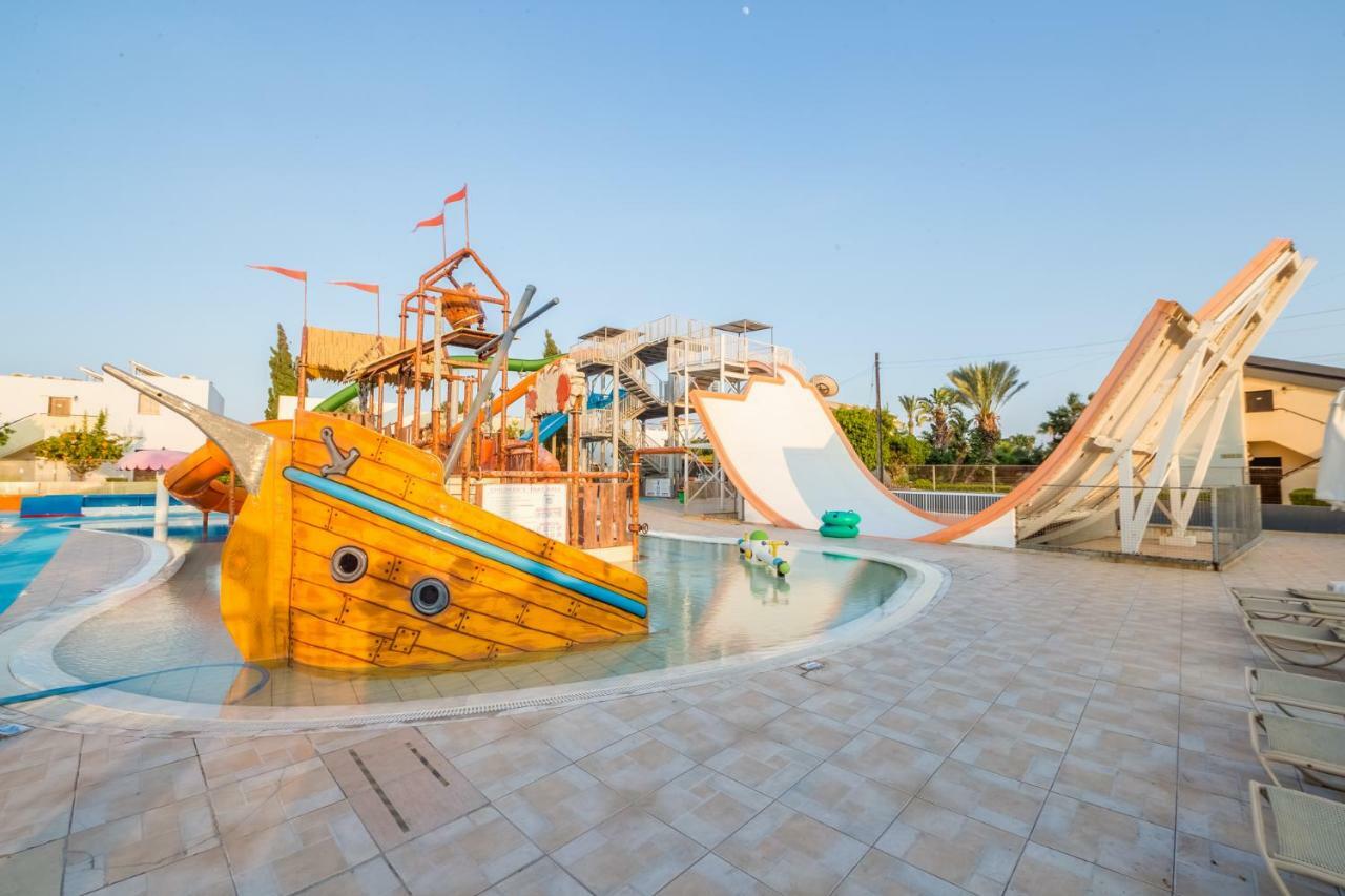 Electra Village Water Park Resort 4*