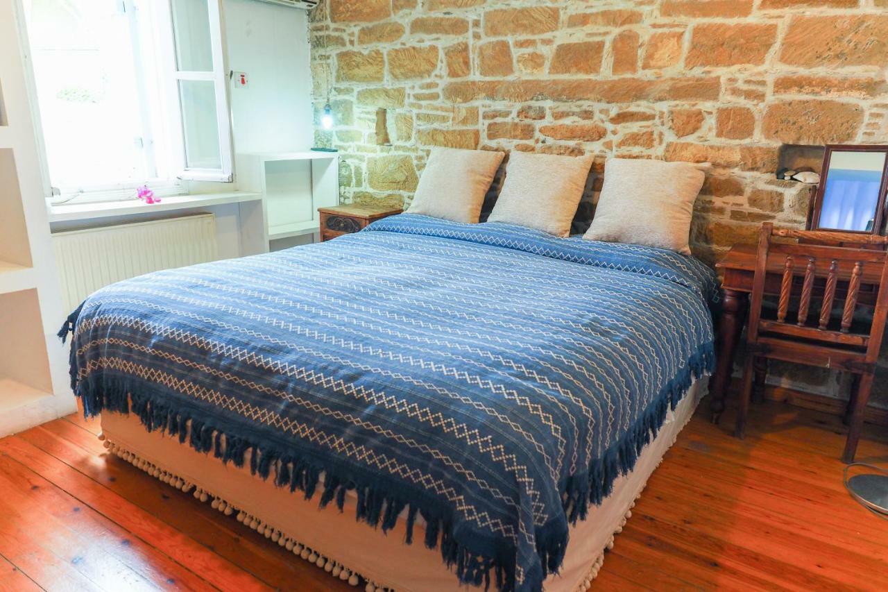 Country house Cyprus Villages & Restaurant - Location - - With Access To Pool And Stunning Views Tochni