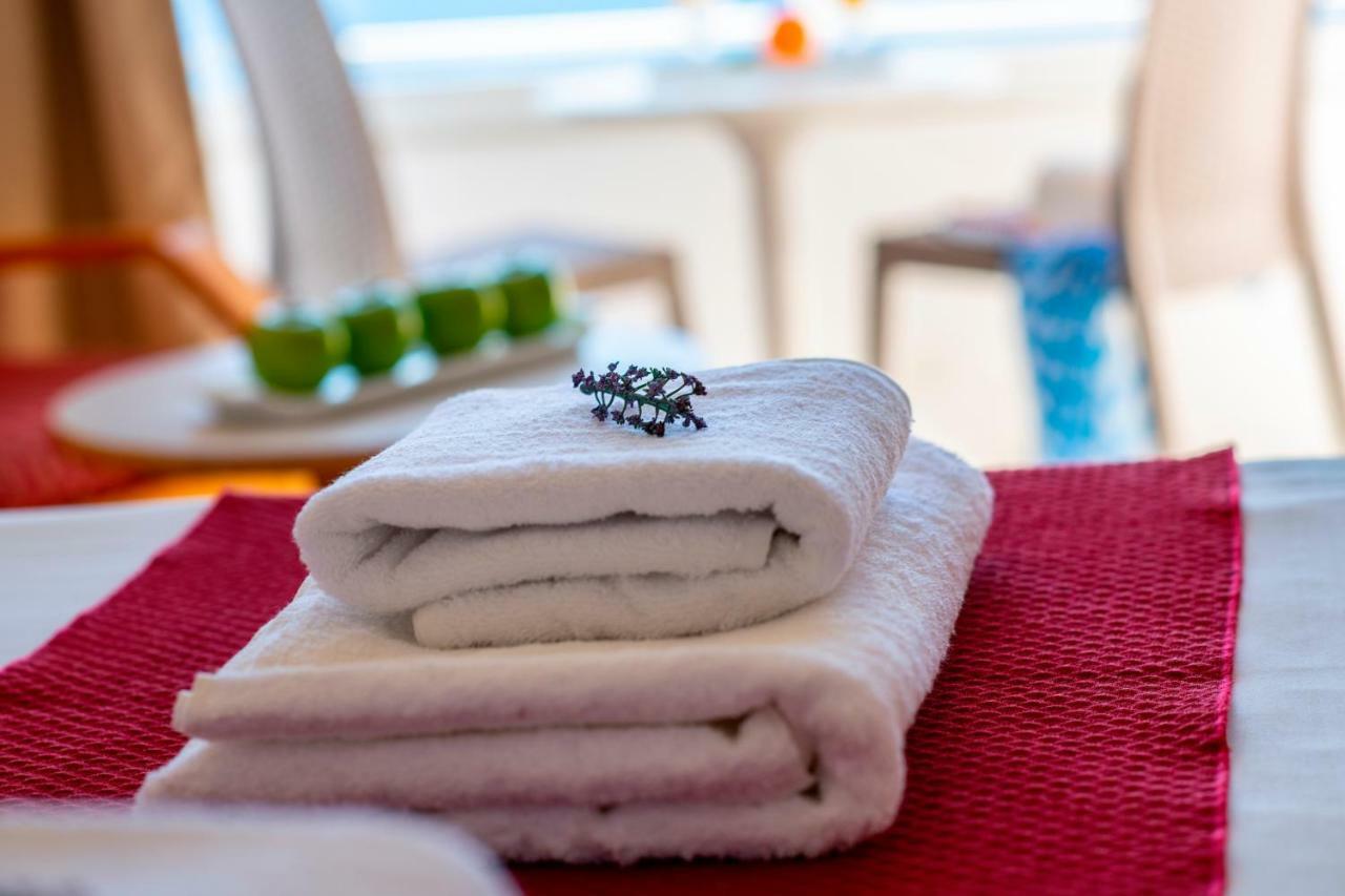 Hotel Queens Bay 4*