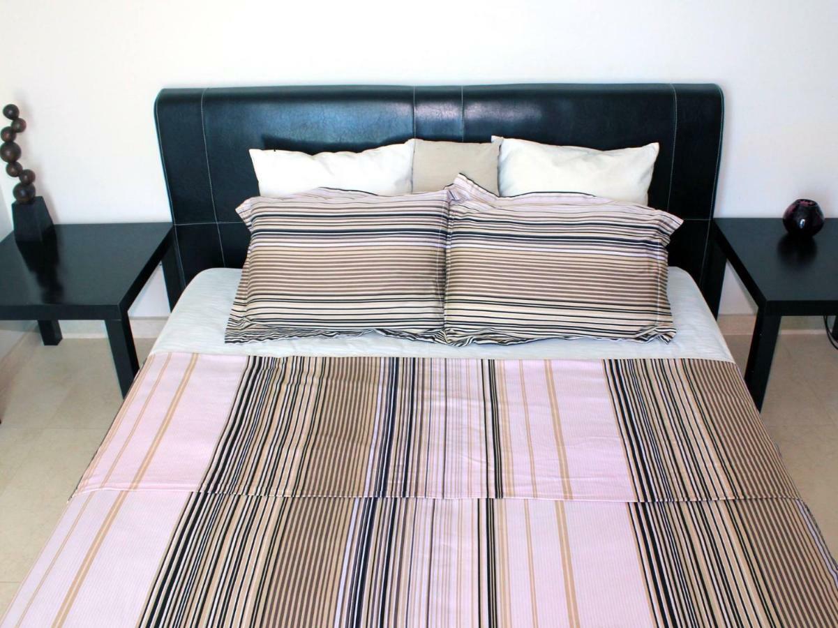 2b Seafront Boutique Finikoudes Beach Apartment Larnaca
