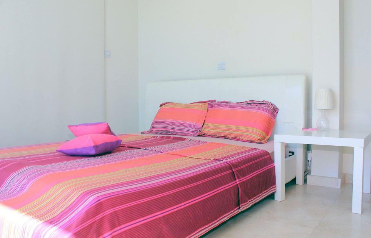 2b Seafront Boutique Finikoudes Beach Apartment *