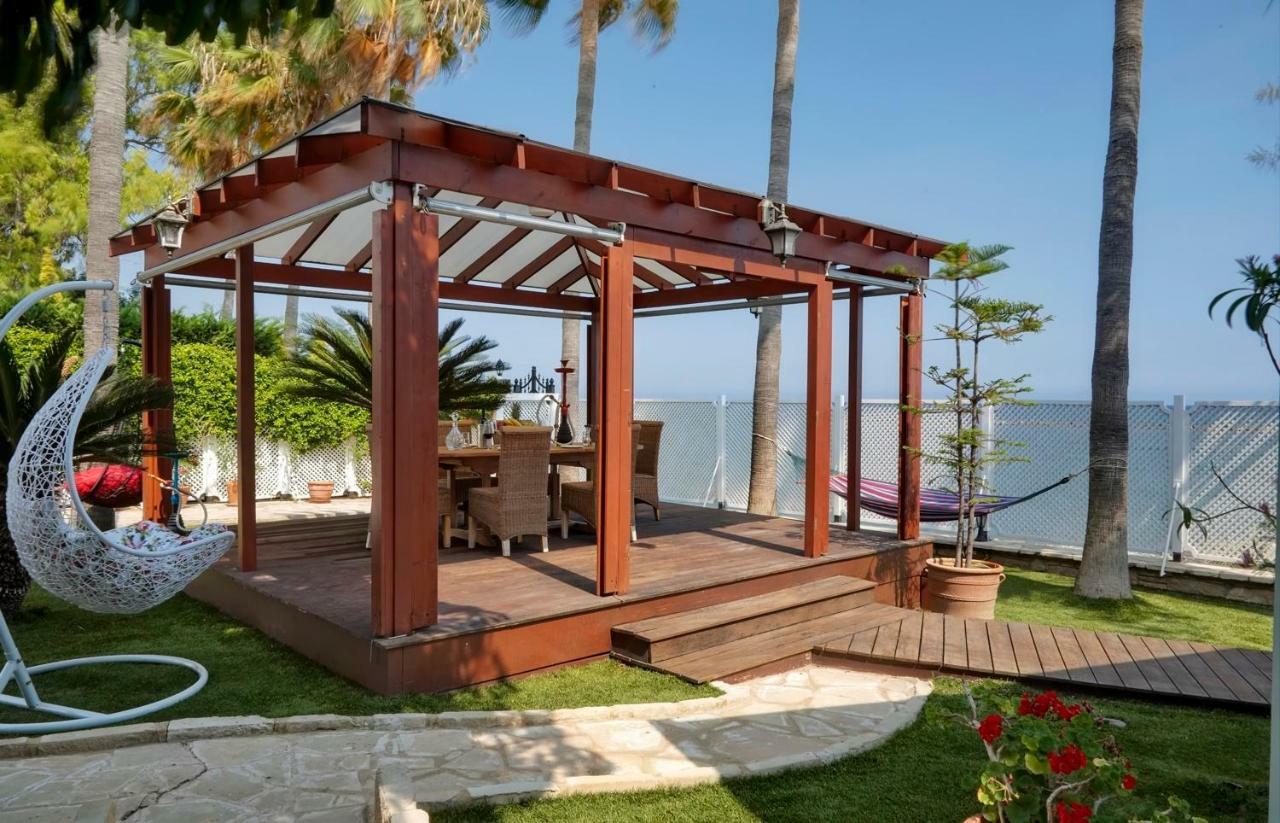 Beachfront Villa *