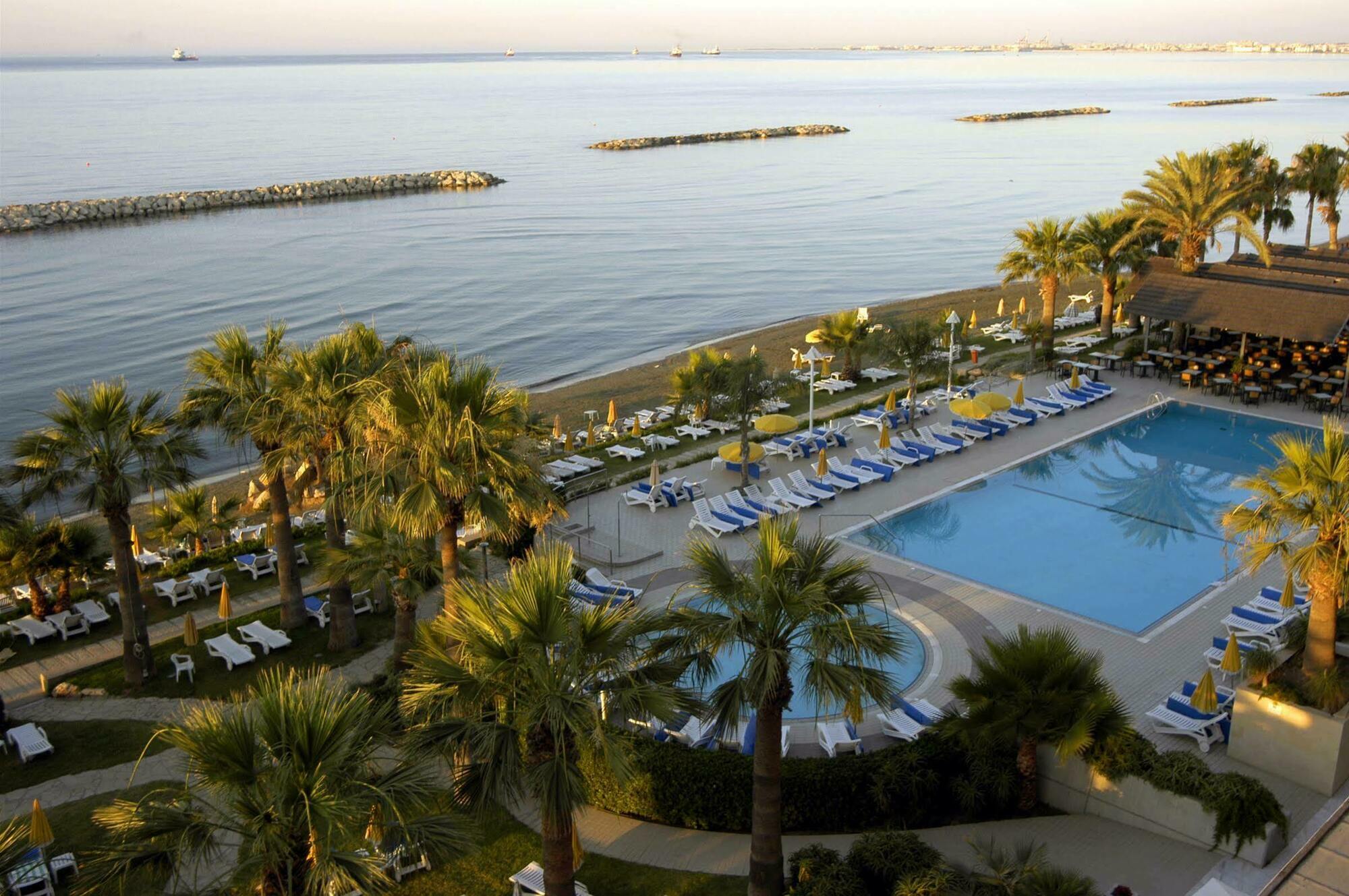 Palm & Resort