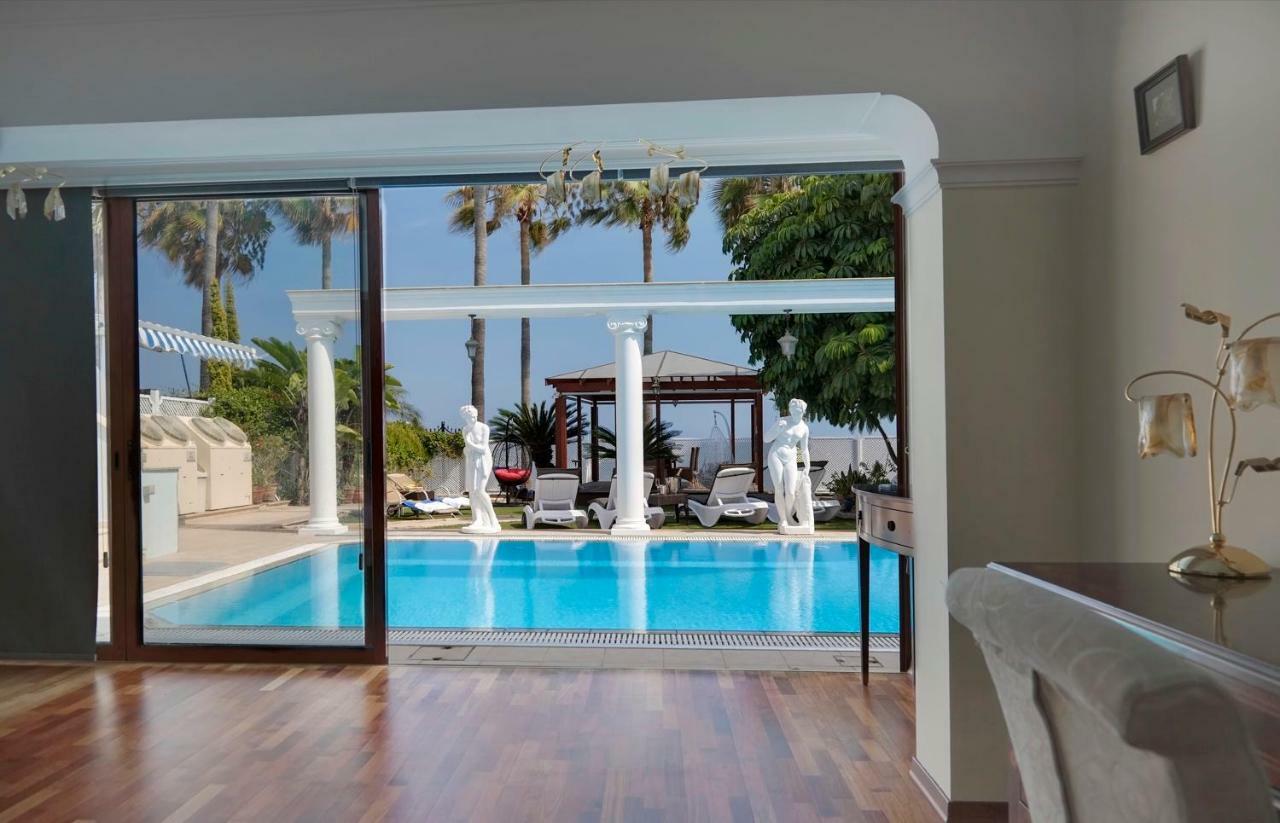 Villa Beachfront Limassol