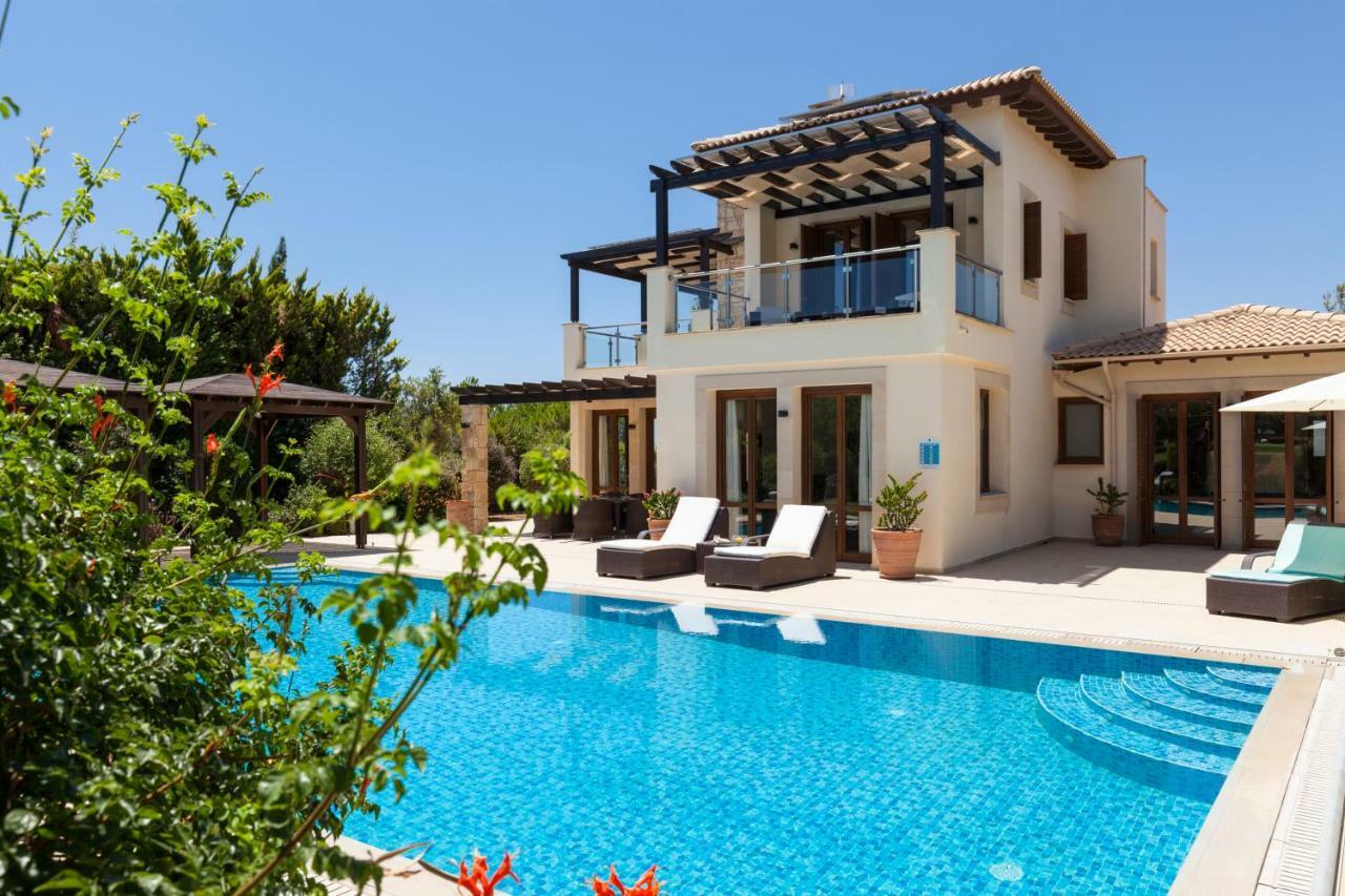 Aphrodite Hills Resort 4*