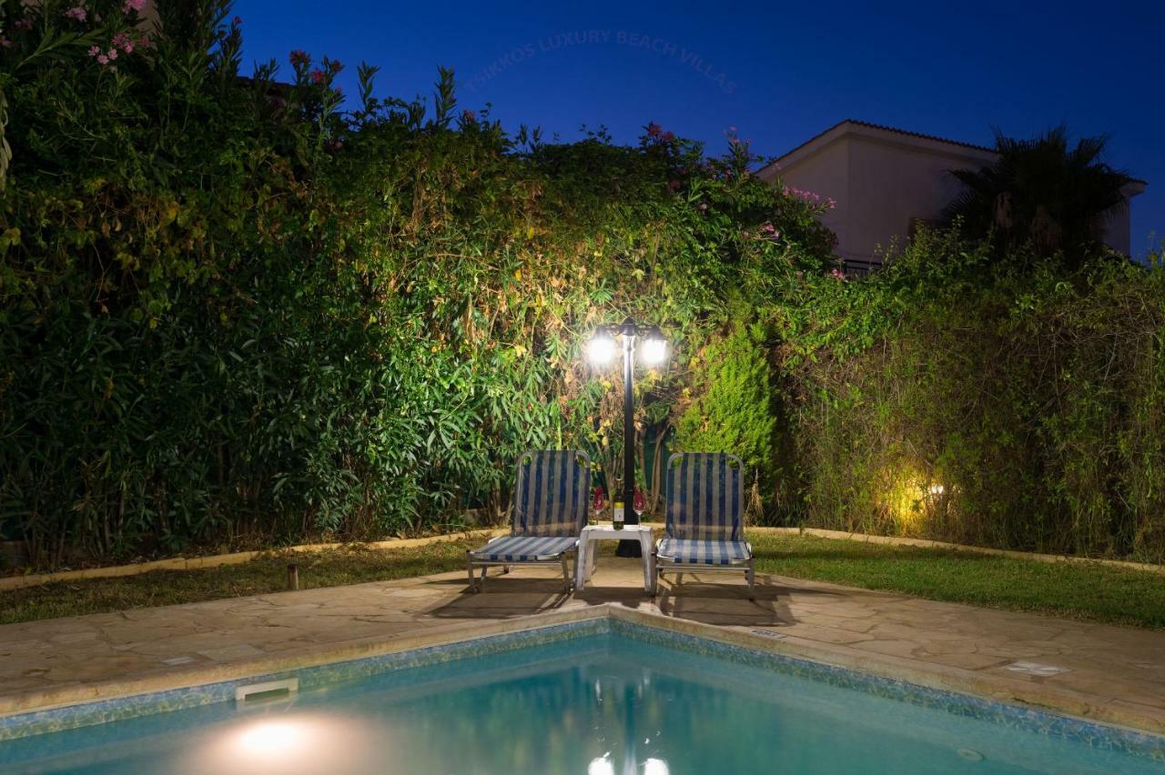 Villa Tsikkos Tria *
