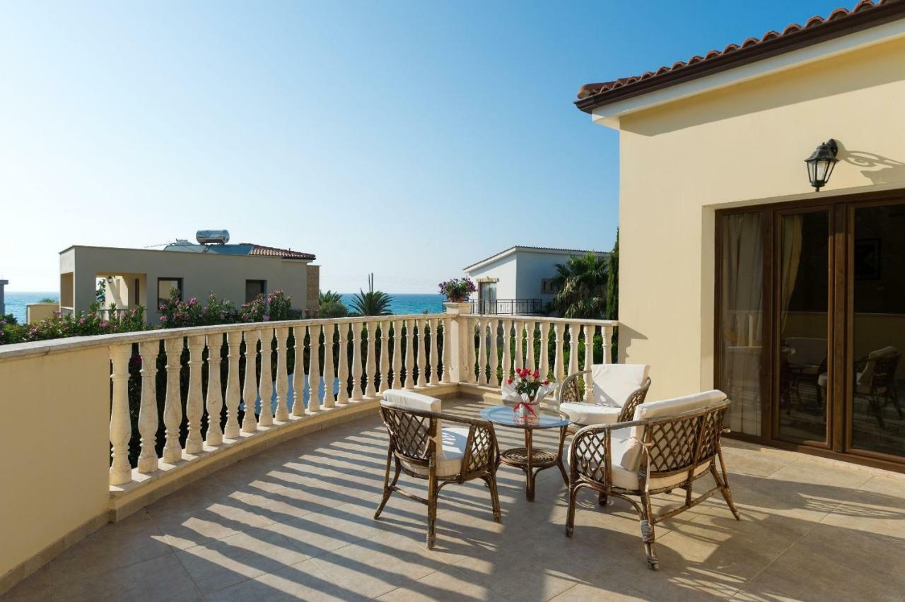 Tsikkos Tria Villa Polis
