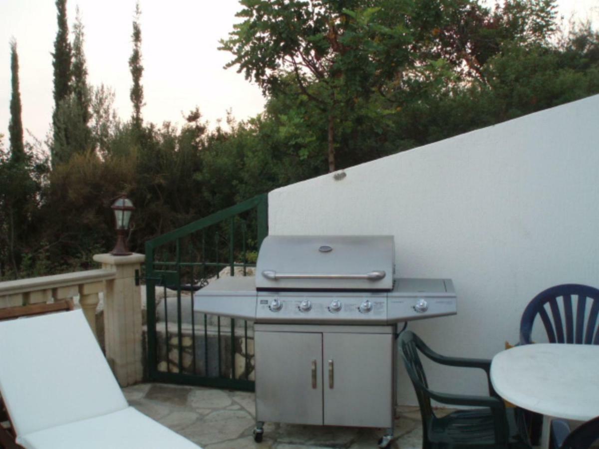 Aphrodite Villa *
