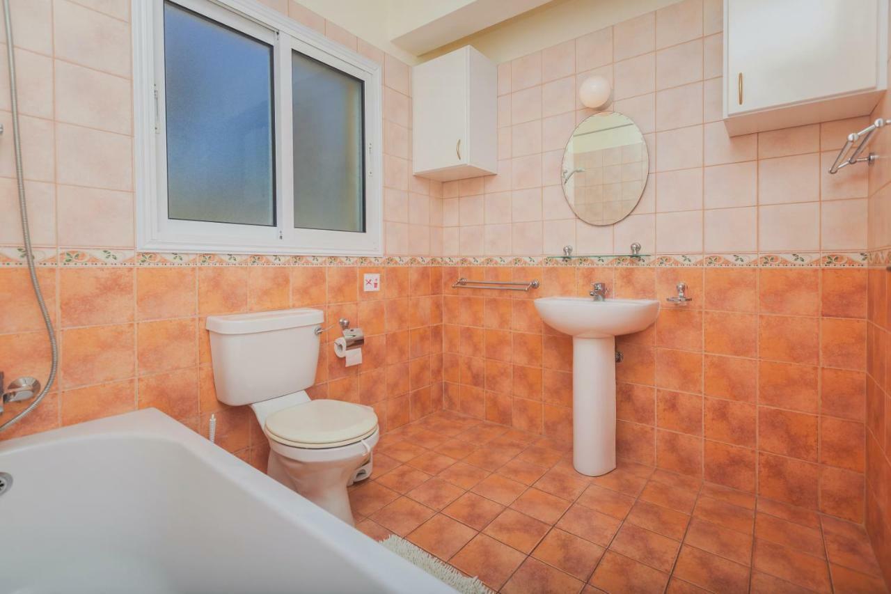 Thekla Court Apartment *