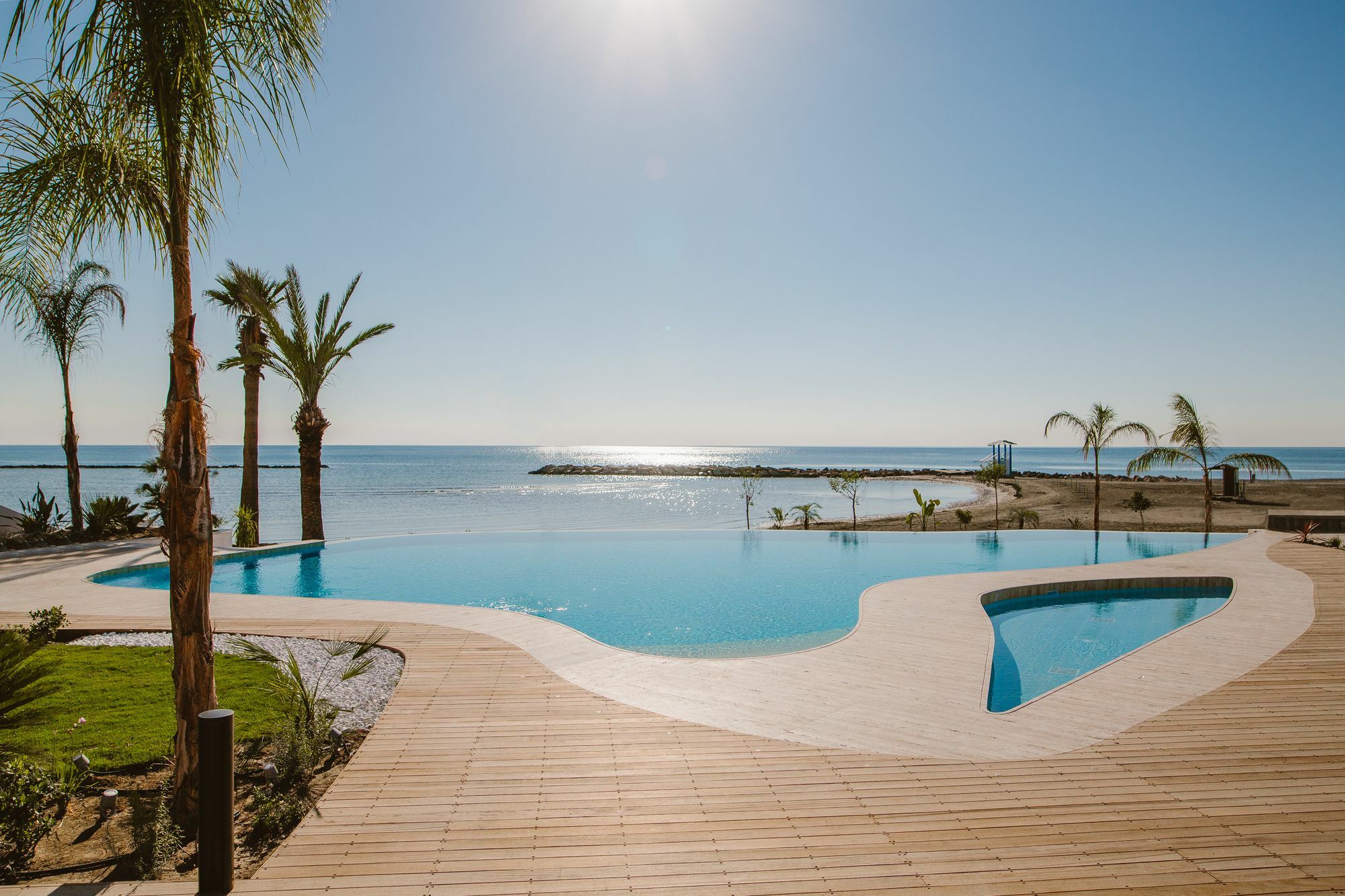 Lebay Hotel