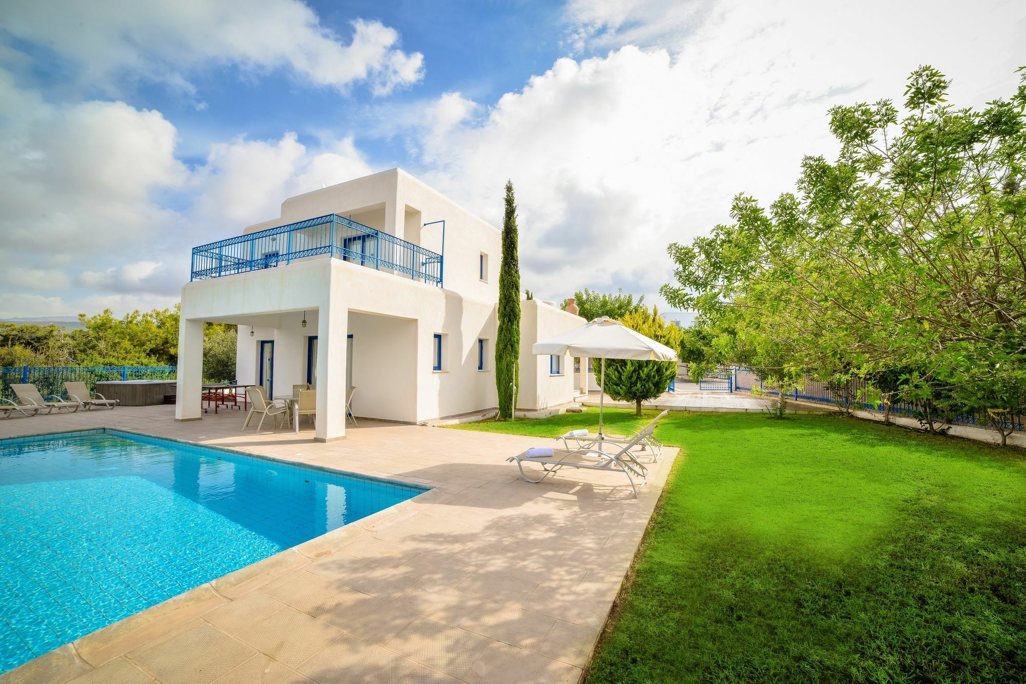 Sanders Azzurro Villa Paphos