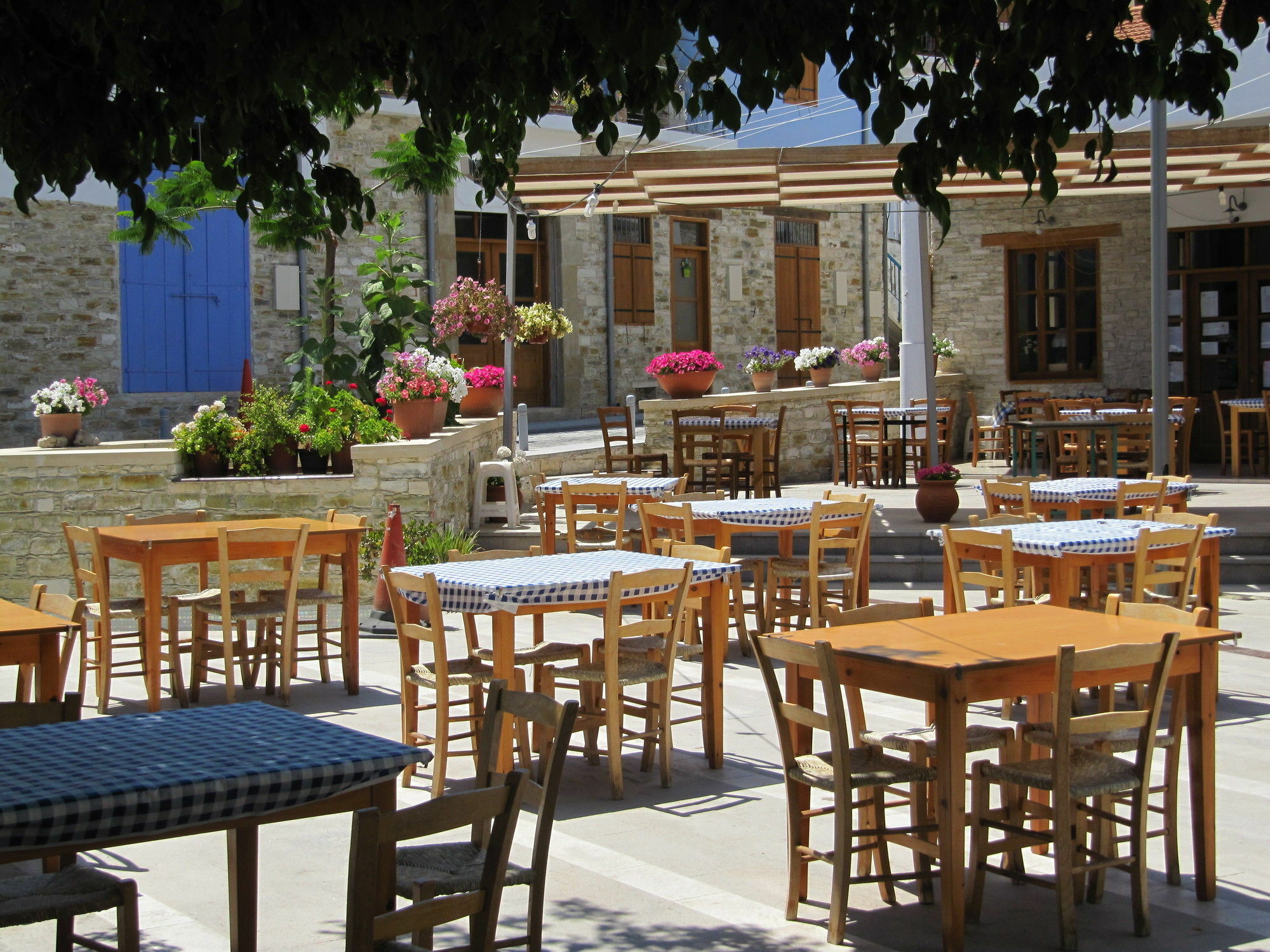 Stratos Artdeco House 4*