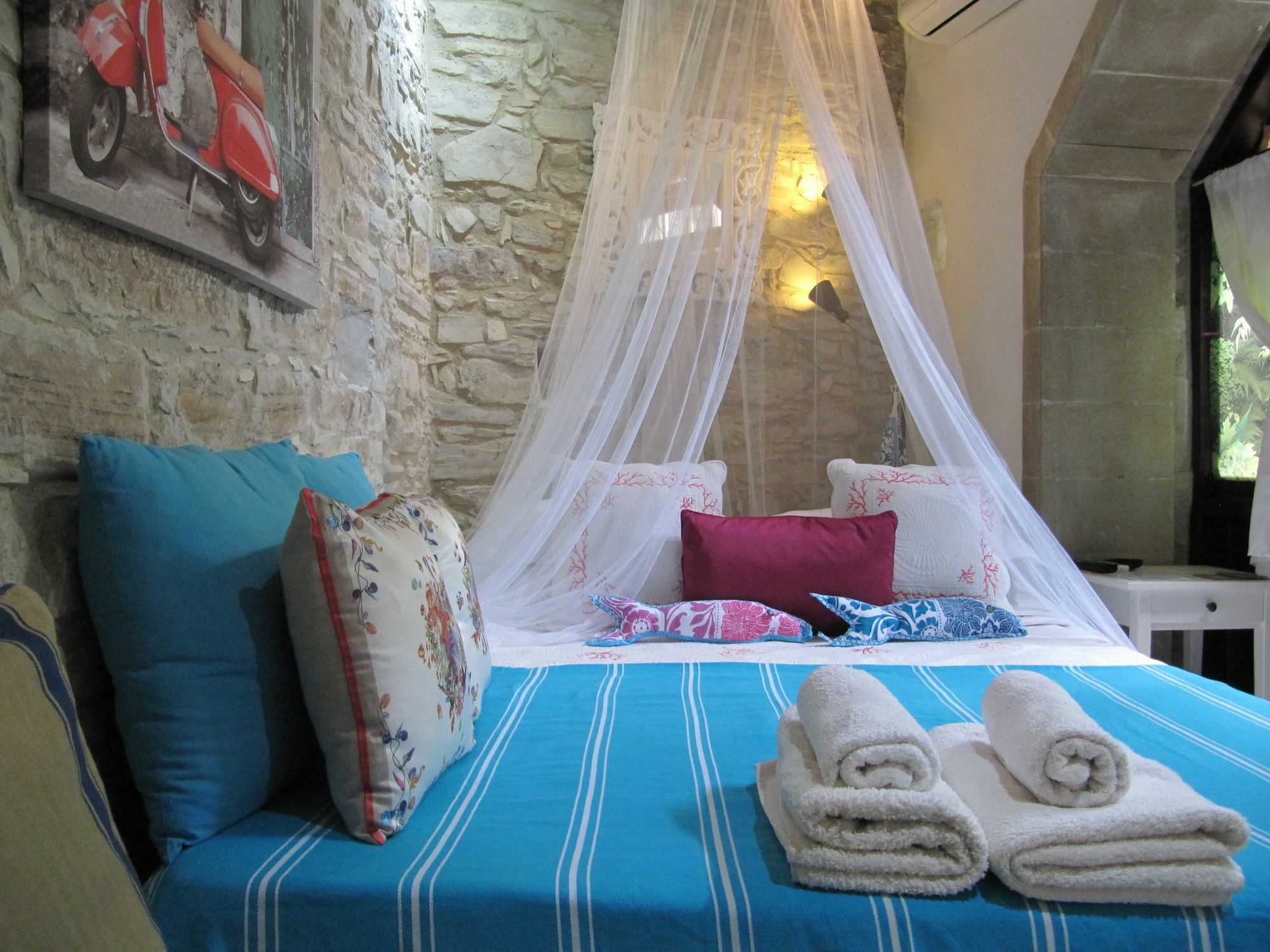 Inn Stratos Artdeco House