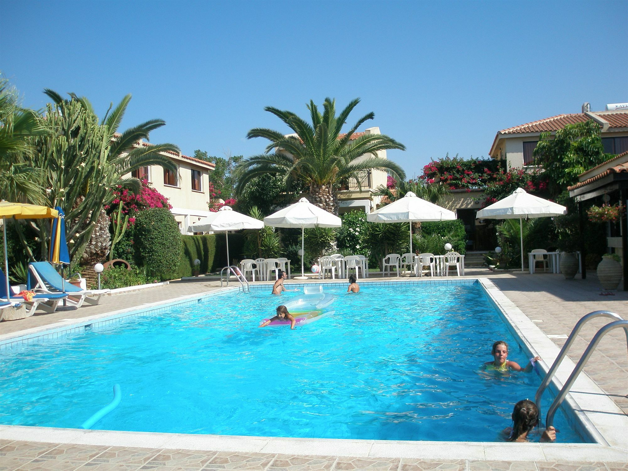 Tavros Aparthotel Polis
