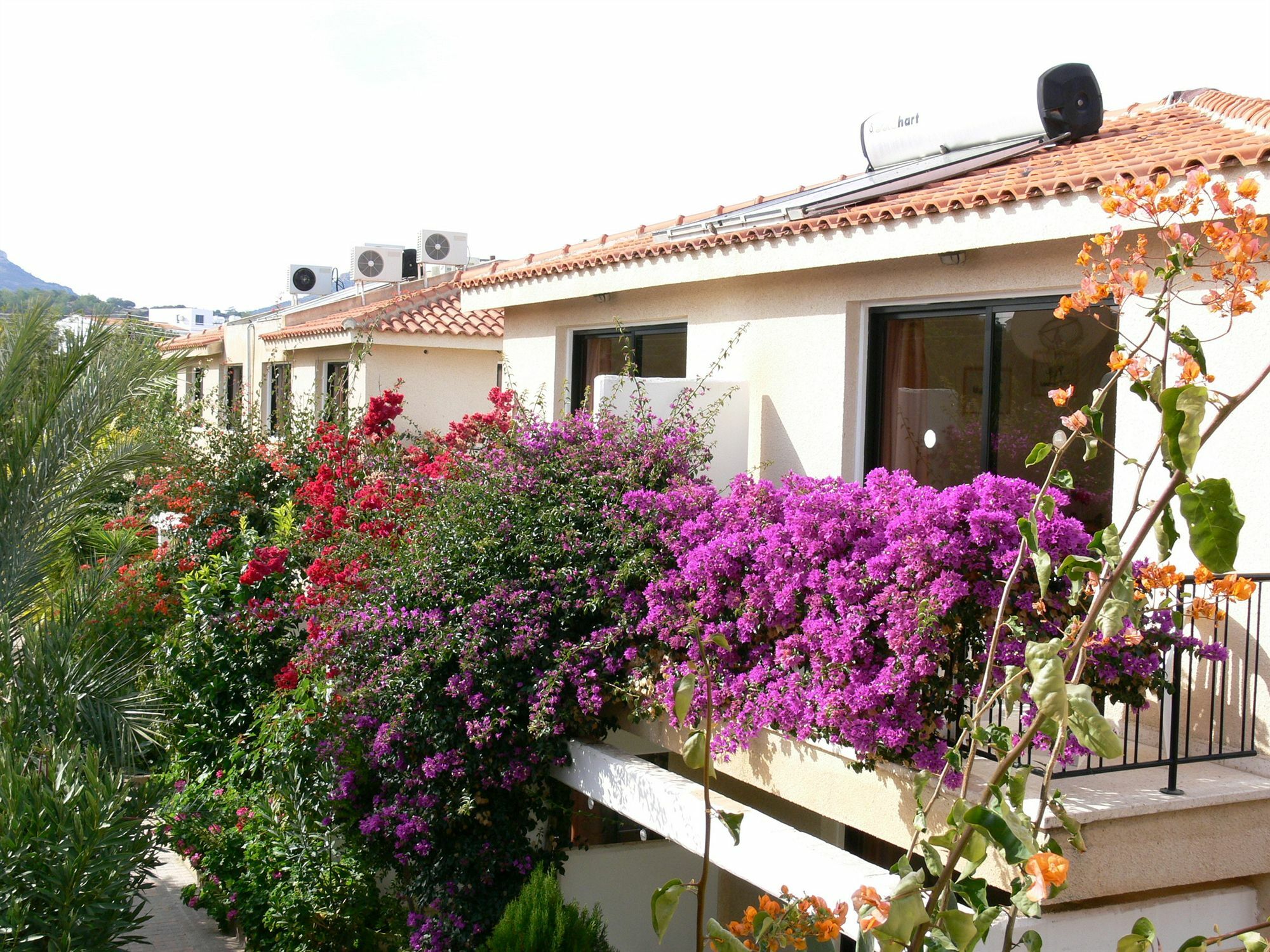 Aparthotel Tavros