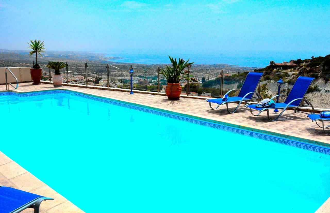 Ocean Breeze Villa Peyia