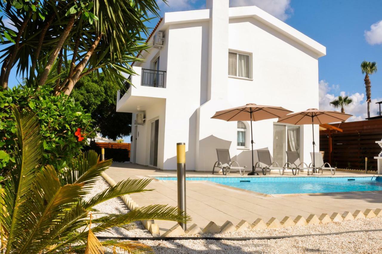 Villa Olivia, *