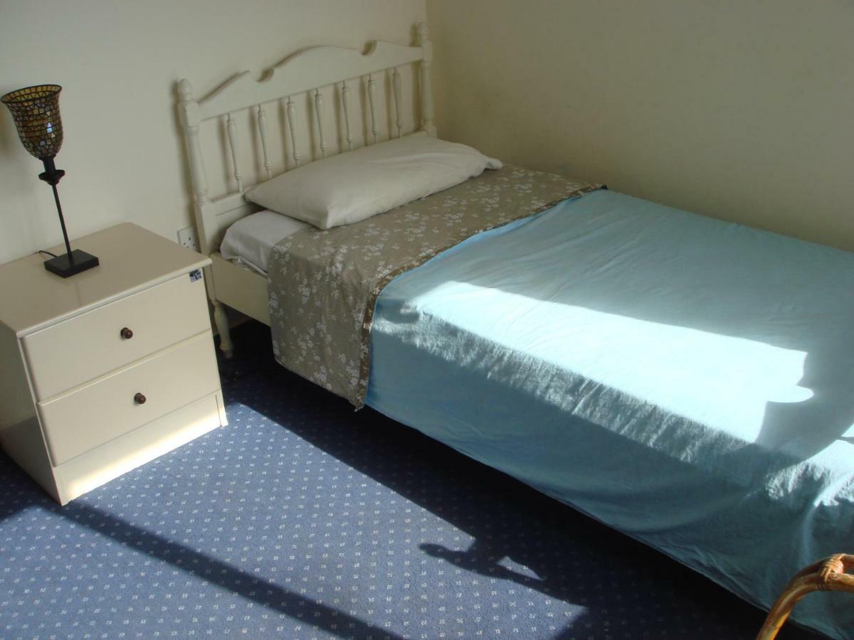 Spectacular 3 Bed Apartment *