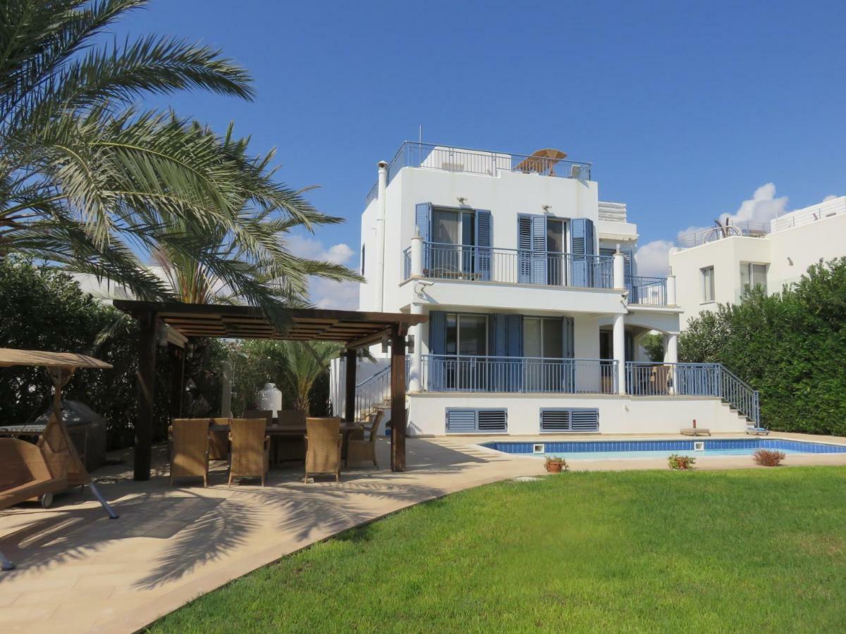 Victoria * Paphos