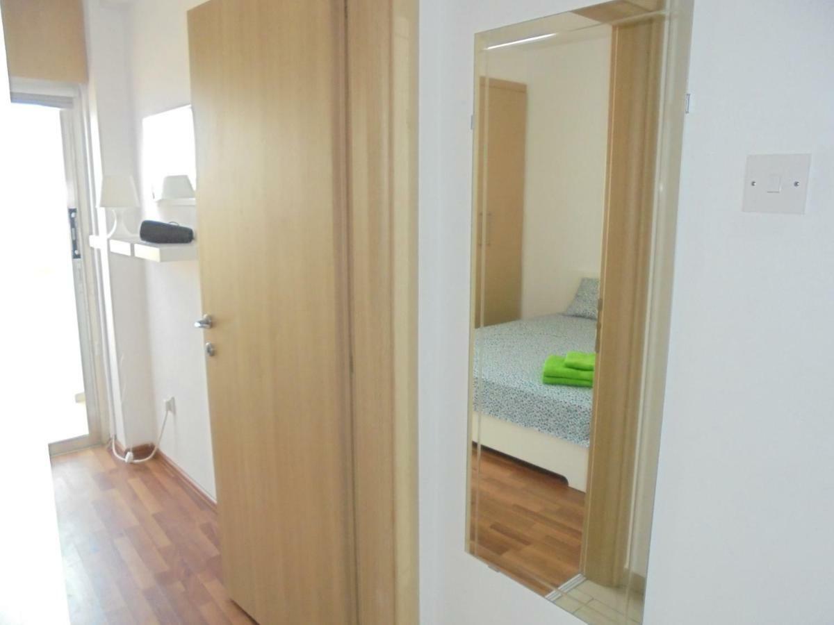 Delphi Court - Large 1 Bed -sleeps 4, Near Sea/beach - Free Wifi Limassol