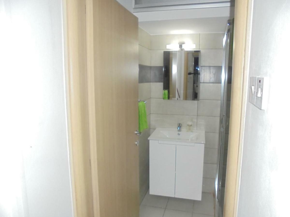 Delphi Court - Large 1 Bed -sleeps 4, Near Sea/beach - Free Wifi Apartment Limassol