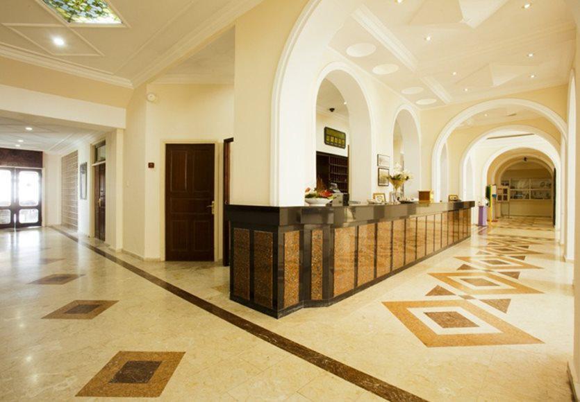 Dome Hotel 4*