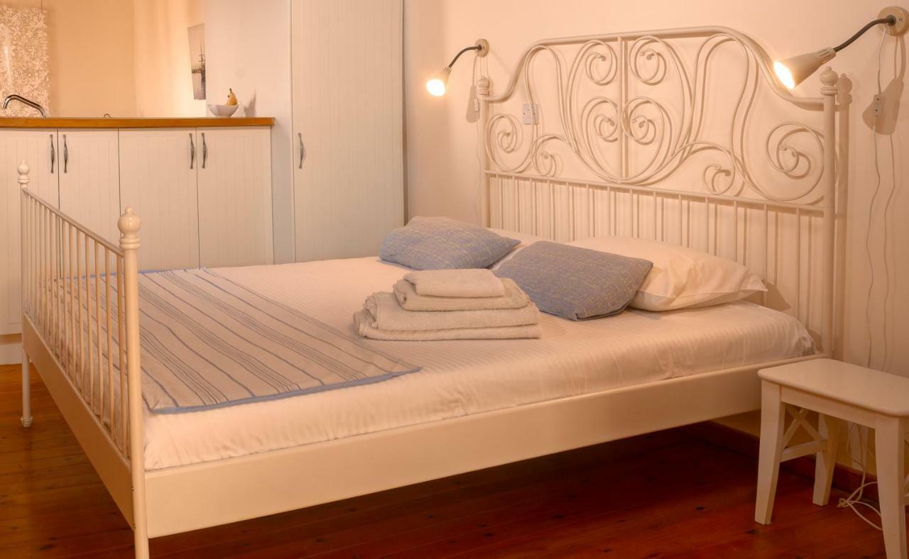 Dolphin And Studios Apartment Tochni