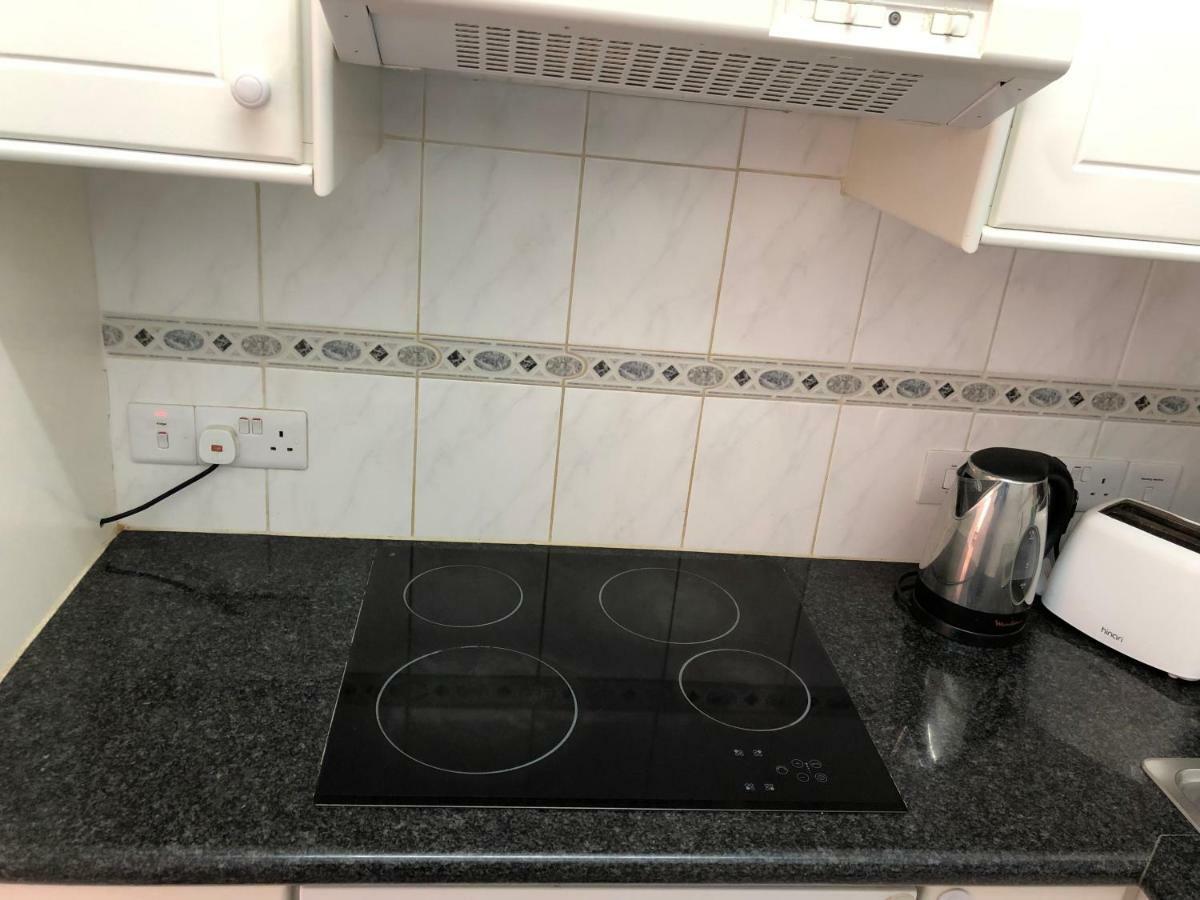 Schoenes 3 Apartment, Meerblick, Pool, Freies Wlan * Peyia