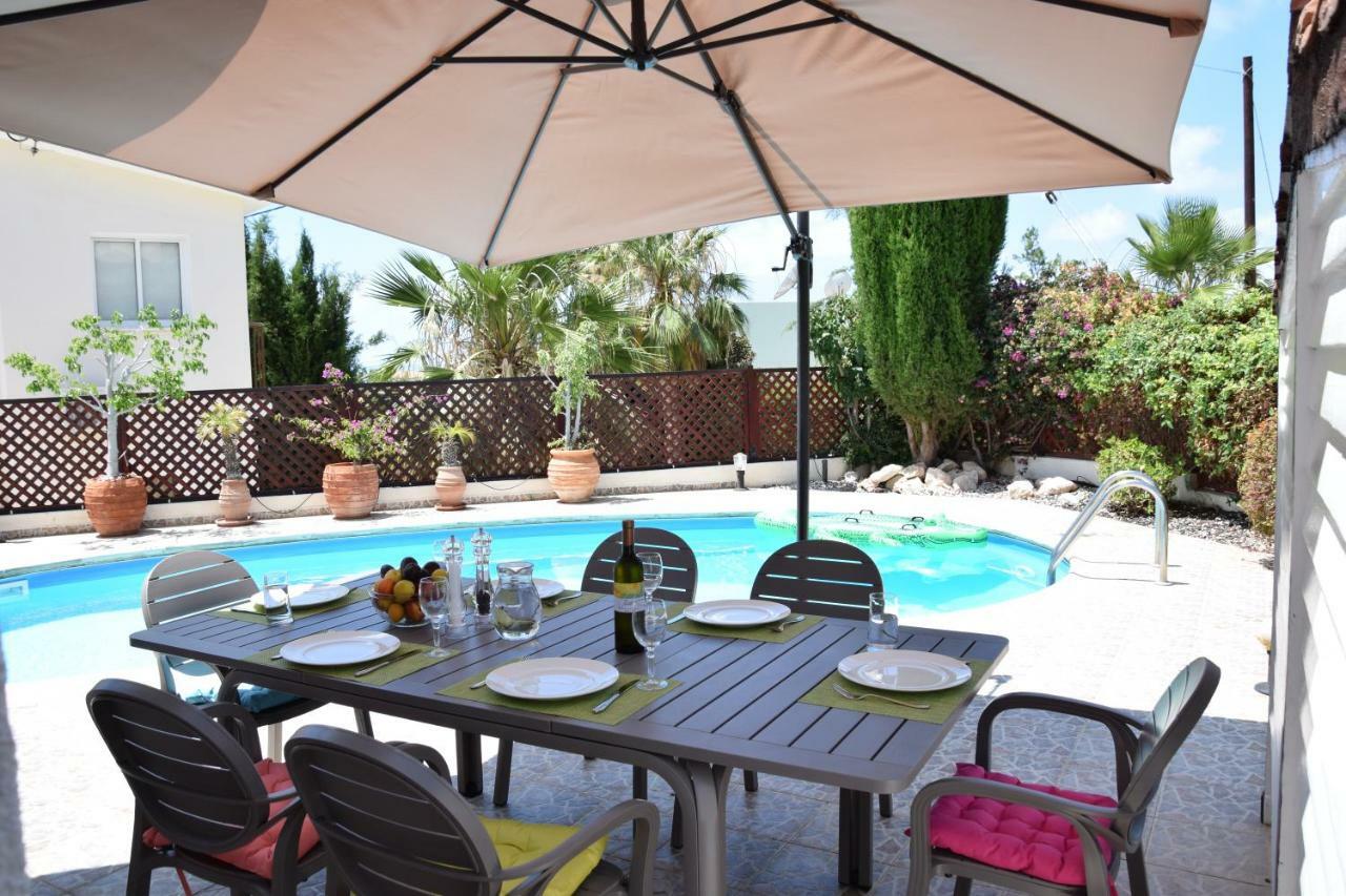Alicia With Priv Pool, Beautiful Garden And Shady Veranda- 5 Min To The Villa