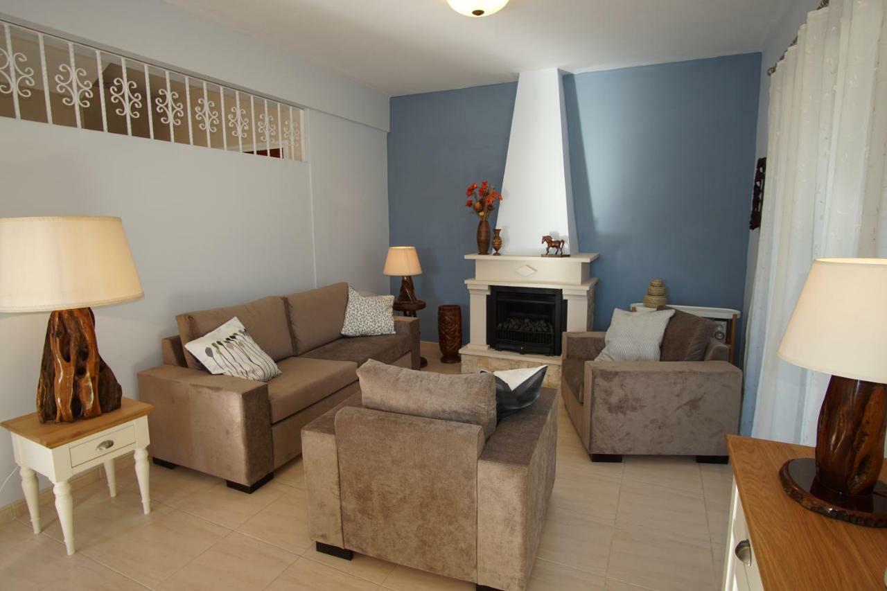 Alicia With Priv Pool, Beautiful Garden And Shady Veranda- 5 Min To The Villa