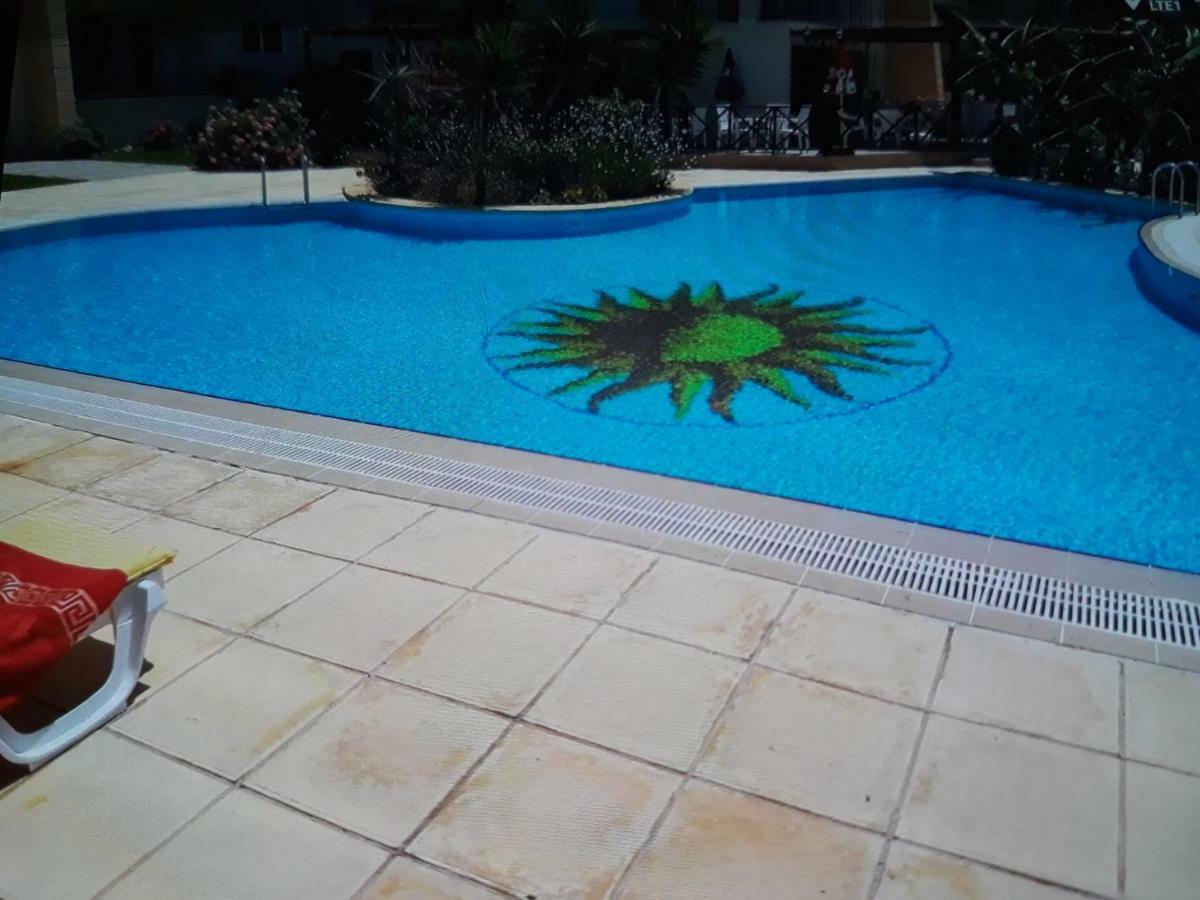 Sunrise Club *