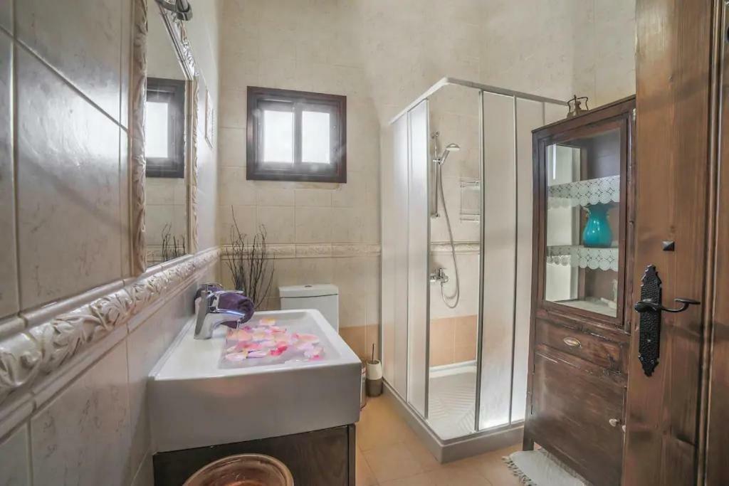 Holiday home Traditional House Lofou