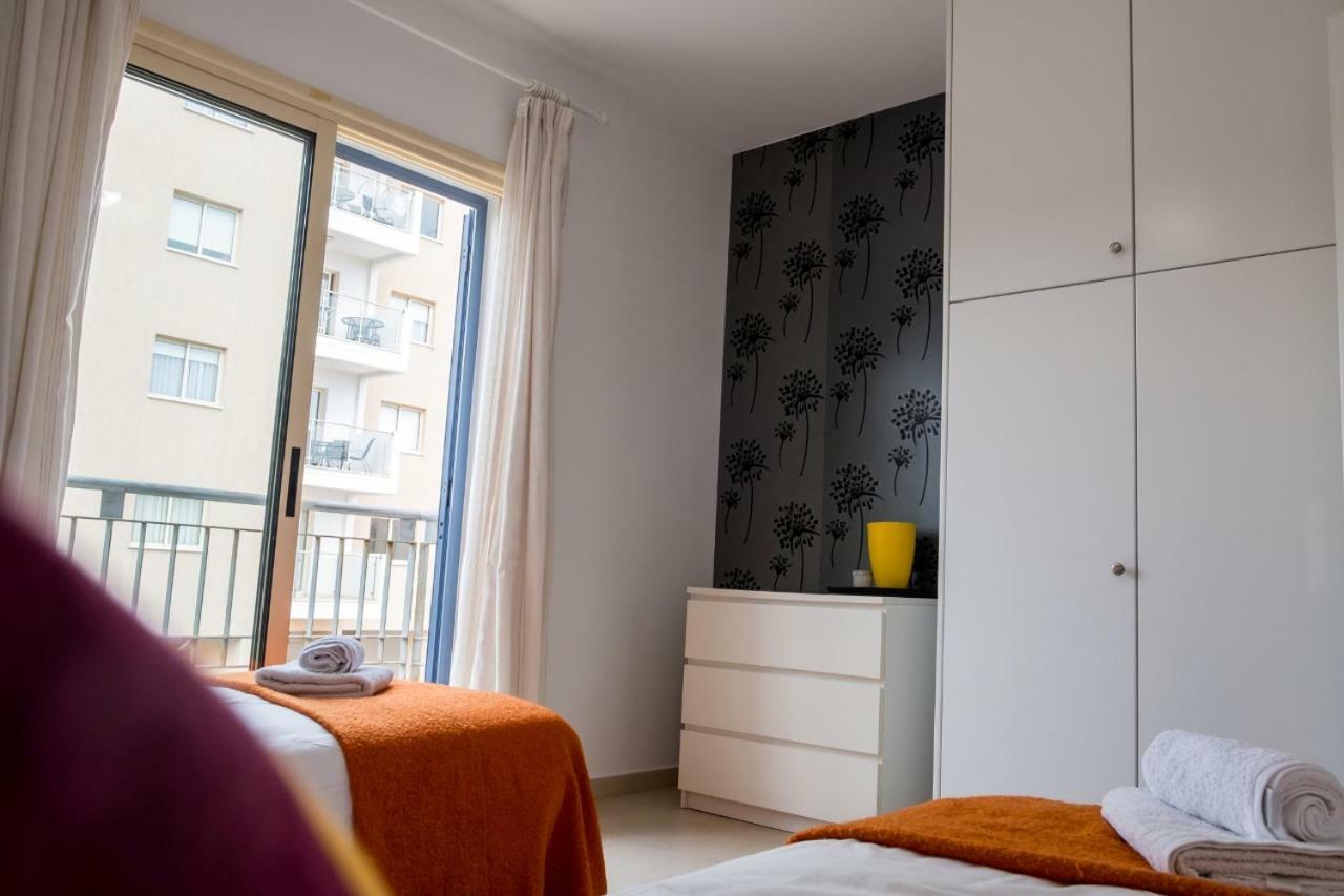 Elysia Park Modern Townhouse Holiday home Paphos